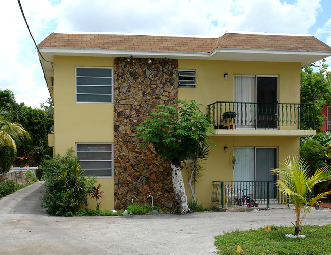 1021 NW 5th St in Miami, FL - Building Photo - Building Photo