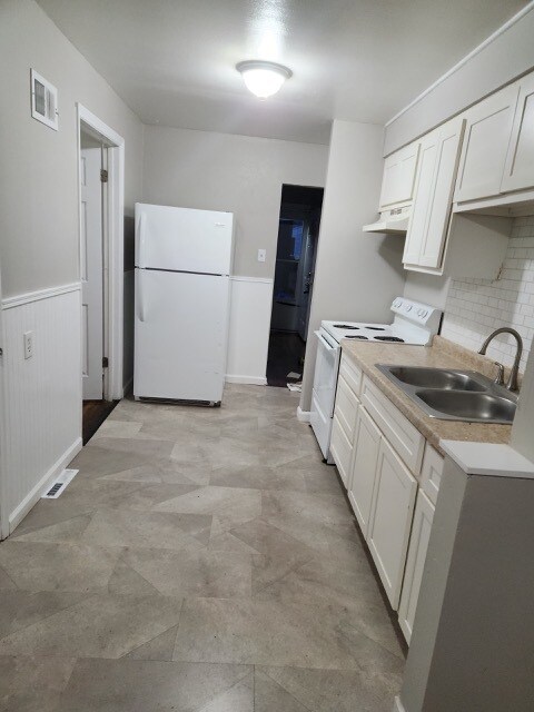 1135 Laire Dr in St. Louis, MO - Building Photo