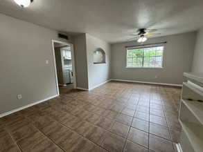 3121 Johnston St in Lafayette, LA - Building Photo - Building Photo