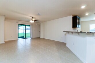 4176 High Ridge Ave in Spring Hill, FL - Building Photo - Building Photo