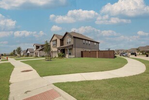 2319 Gentle Breeze Ln in Mont Belvieu, TX - Building Photo