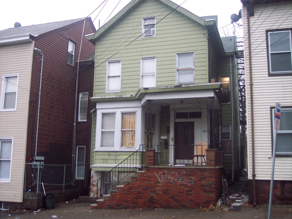 41 Wayne Ave in Paterson, NJ - Building Photo