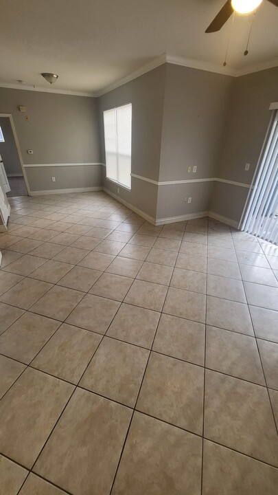 3701 Castle Pines Ln, Unit 3916 in Orlando, FL - Building Photo