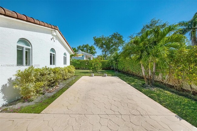 9310 Biscayne Blvd in Miami Shores, FL - Building Photo - Building Photo