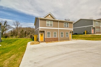 312 Bogle St in Maryville, TN - Building Photo - Building Photo