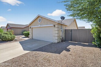 1719 E Sandalwood Rd in Casa Grande, AZ - Building Photo - Building Photo