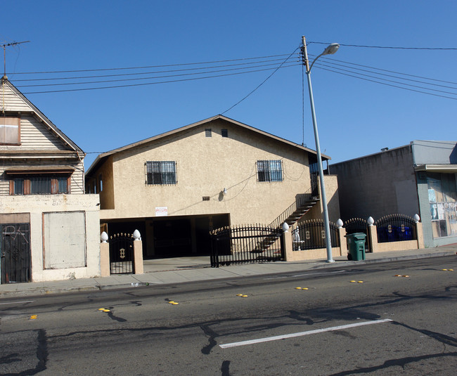 118 Harbour Way in Richmond, CA - Building Photo - Building Photo