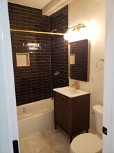 944 N Damen Ave, Unit 2F in Chicago, IL - Building Photo - Building Photo