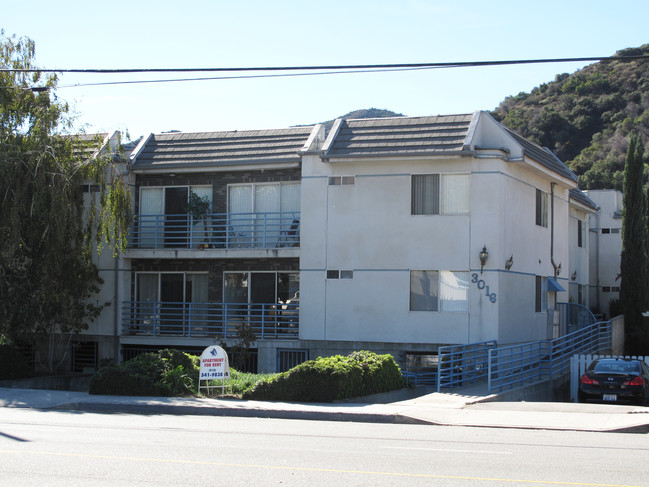 3016 Honolulu Ave in La Crescenta, CA - Building Photo - Building Photo