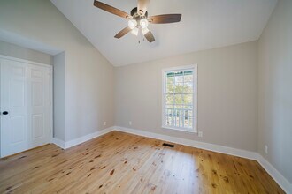 1072 Walnut St, Unit A in Macon, GA - Foto de edificio - Building Photo