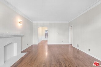 6053 Scenic Ave in Los Angeles, CA - Building Photo - Building Photo