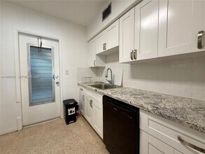 1135 101st St in Bay Harbor Islands, FL - Building Photo - Building Photo