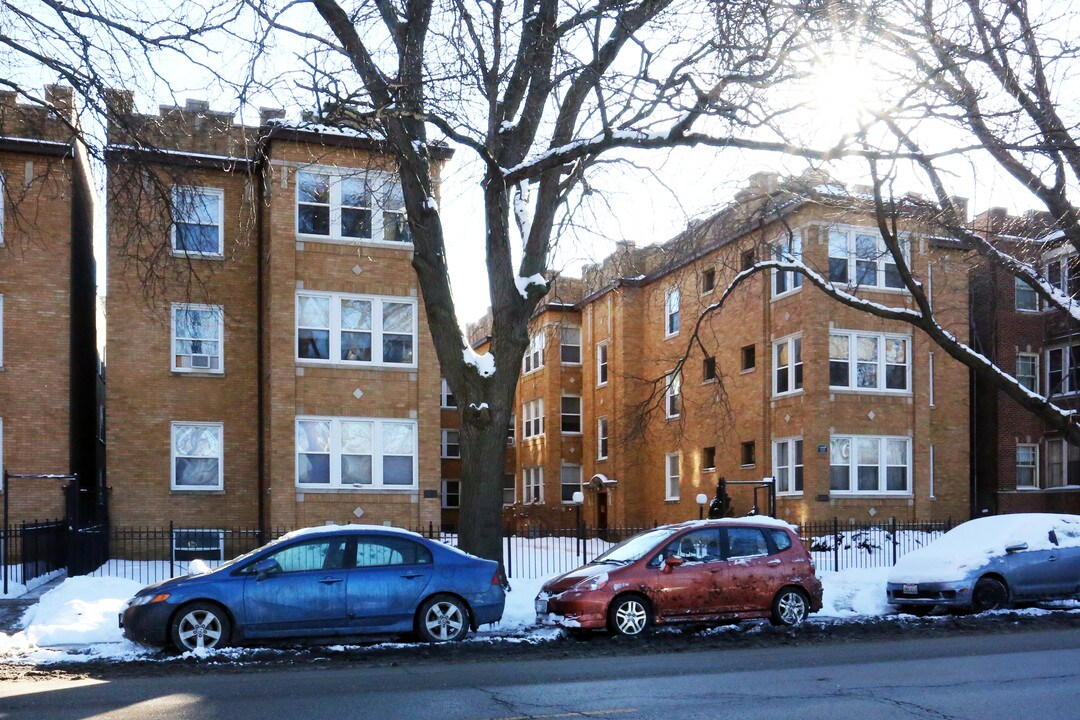 Damen Ave Apartments in Chicago, IL - Foto de edificio