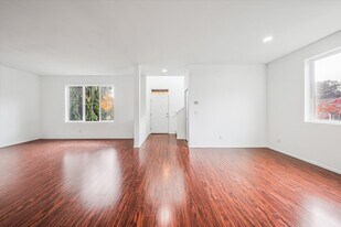 2028 E Harper St in Tacoma, WA - Building Photo