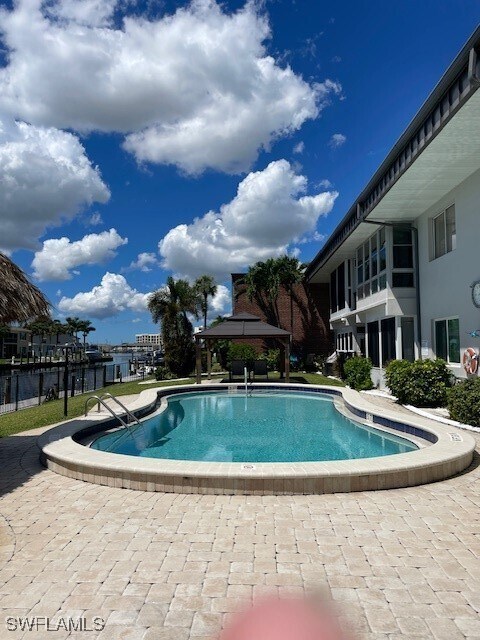 632 Victoria Dr in Cape Coral, FL - Building Photo - Building Photo