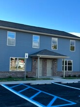 Maplewood Gardens in Moorefield, WV - Foto de edificio - Building Photo