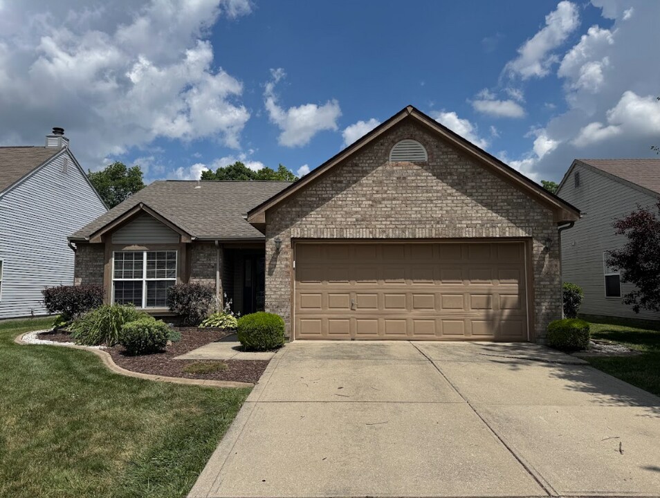 778 Kingston Cir in Brownsburg, IN - Foto de edificio