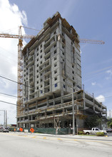 Vista Grande Apartments in Miami, FL - Building Photo - Building Photo