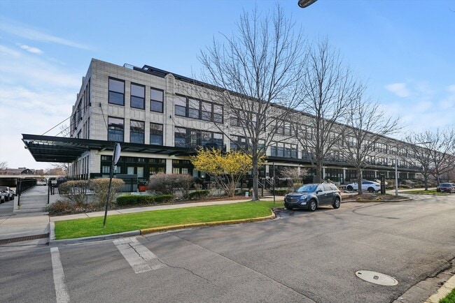 property at 1001 W 15th St