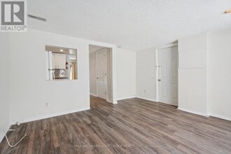 351 Winnifred Dr in Georgina, ON - Building Photo - Building Photo