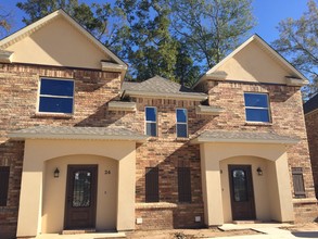 Bayou Maison Townhomes in Monroe, LA - Building Photo - Building Photo