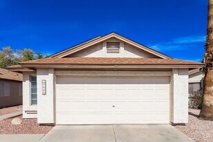 7430 W Paradise Dr in Peoria, AZ - Building Photo