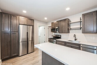 1127 Hannah Ave, Unit B in Forest Park, IL - Building Photo - Building Photo