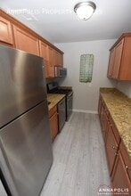 607 Oakland Hills Ct in Arnold, MD - Foto de edificio - Building Photo