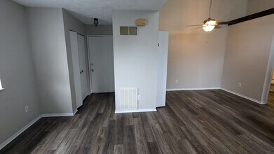 801 Kerns Dr NE in Bolivar, OH - Building Photo - Building Photo