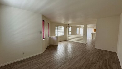2952 Harbor Heights Dr in Las Vegas, NV - Foto de edificio - Building Photo