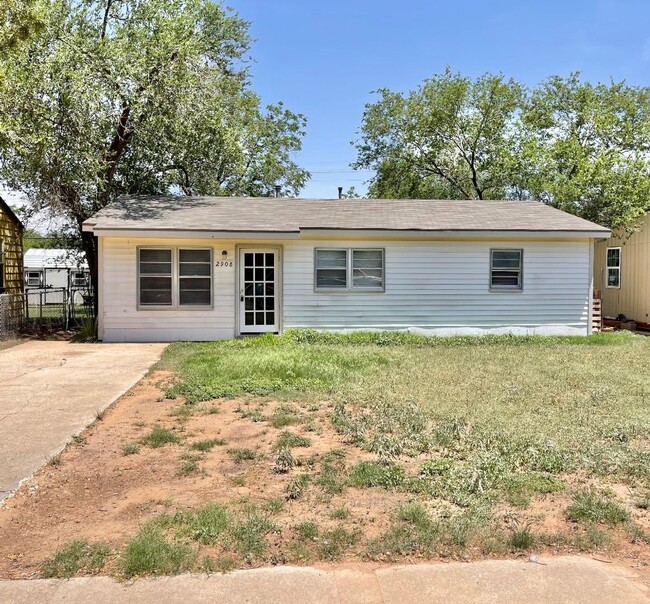 property at 2908 2nd Pl