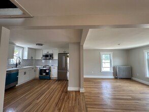 180 Pleasant St in Stoughton, MA - Building Photo - Building Photo