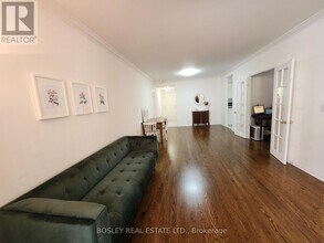 28-1128 Sommerset Way in Toronto, ON - Building Photo - Building Photo