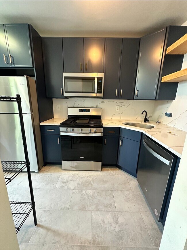 557 Bramhall Ave in Jersey City, NJ - Building Photo - Building Photo