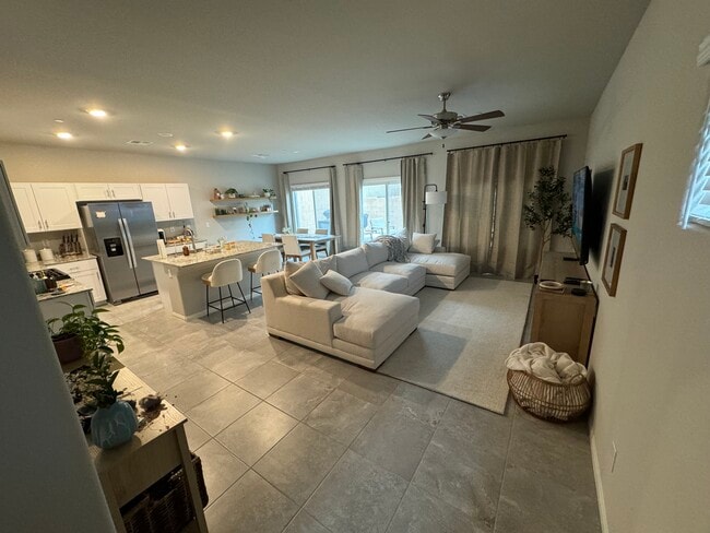 property at 10974 Cambridge Lakes Ave