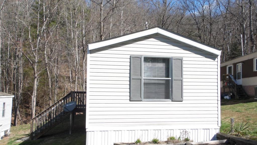 006 Campground Ln in Lexington, VA - Building Photo