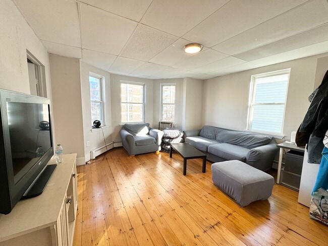 1572 Tremont St, Unit 3T