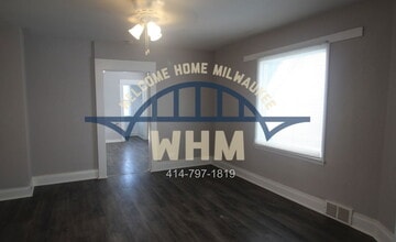 2038 S Layton Blvd in Milwaukee, WI - Building Photo - Building Photo