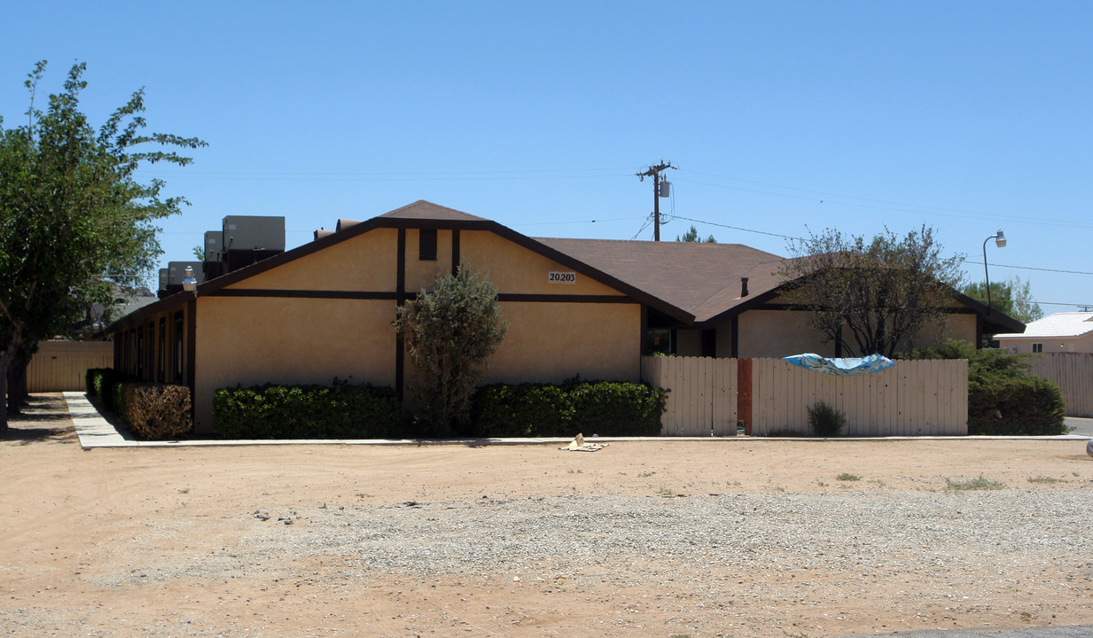 20203 Zuni Rd in Apple Valley, CA - Building Photo