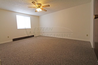 937 N 17th St, Unit B in Billings, MT - Foto de edificio - Building Photo