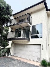 2406 Altisma Way in Carlsbad, CA - Building Photo - Building Photo