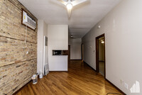 1036 N Honore St, Unit F1 in Chicago, IL - Building Photo - Building Photo