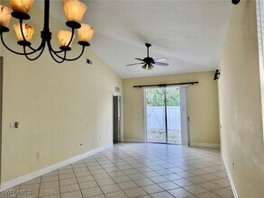 3636 Pine Oak Cir in Ft. Myers, FL - Building Photo - Building Photo