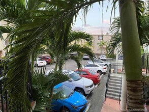 551 NW 82nd Ave-Unit -519 in Miami, FL - Building Photo - Building Photo