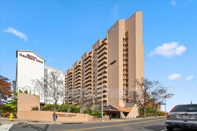 property at 1301 N Courthouse Rd