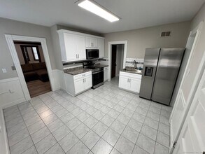 37 New King St in Enfield, CT - Building Photo - Building Photo