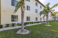 Holy Cross Manor I in Palmetto, FL - Building Photo - Building Photo