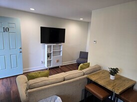 1307 Buncombe Rd in Greenville, SC - Building Photo