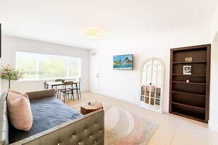 1045 94th St in Bay Harbor Islands, FL - Building Photo