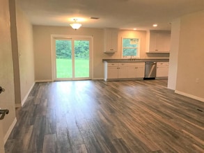 680 N Court St in Bronson, FL - Foto de edificio - Building Photo